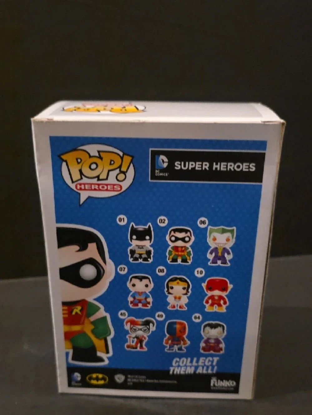 Funko POP! Robin Vinyl Figure - Picture 4 of 6
